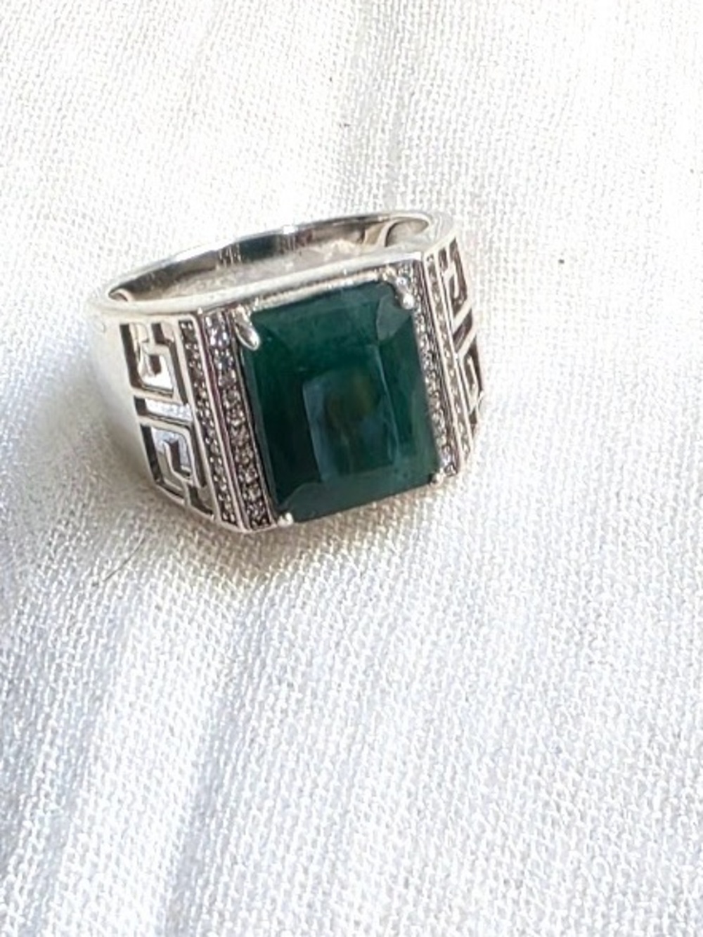 STERLING SILVER EMERALD RING (10) - Picture 5 of 6